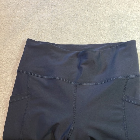 Old Navy high waist powersoft cropped leggings with pockets - Picture 3 of 8